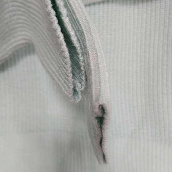 🍋Gap Seafoam V-Neck Knit Sweater ~ Size S - Picture 5 of 7